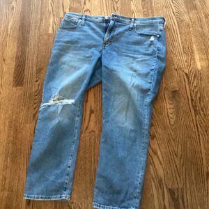 33 Madewell Ripped Blue Jeans